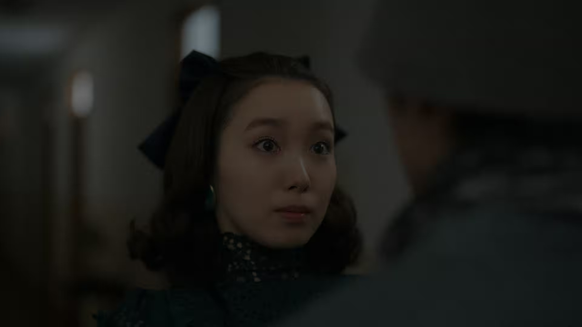 急に現れる